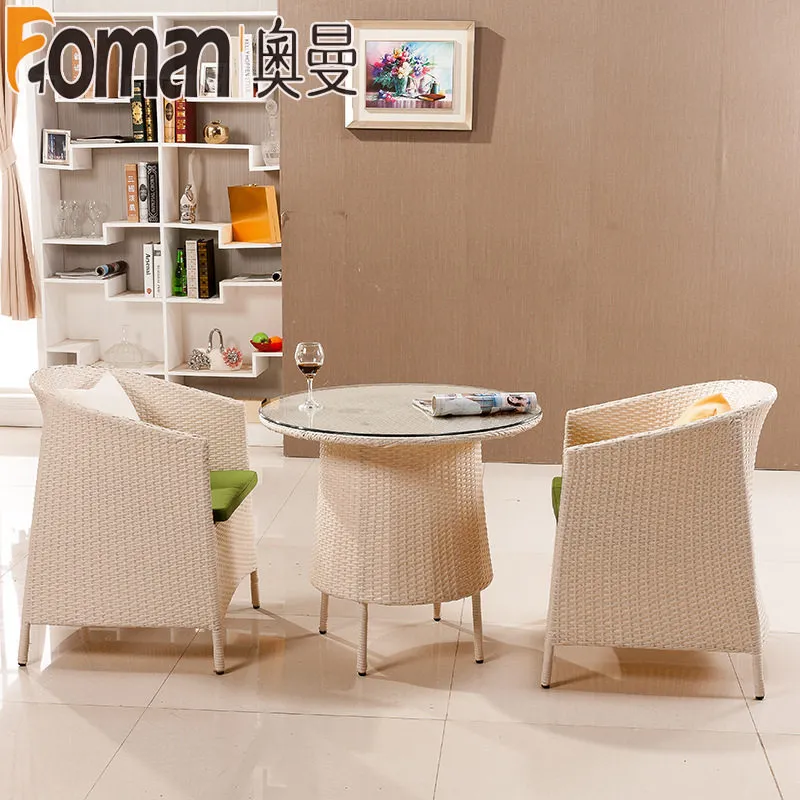 Outdoor Furniture For Cafe - طقم طاولة وكراسي من الراتان للاستخدام