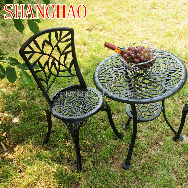 طقم طعام خارجي من 3 قطع مصنوع  - مراجعة Bistro Table Set وسعره