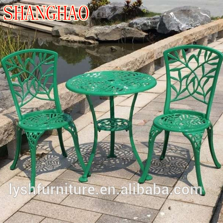 طقم طعام خارجي من 3 قطع مصنوع  - مراجعة Bistro Table Set وسعره