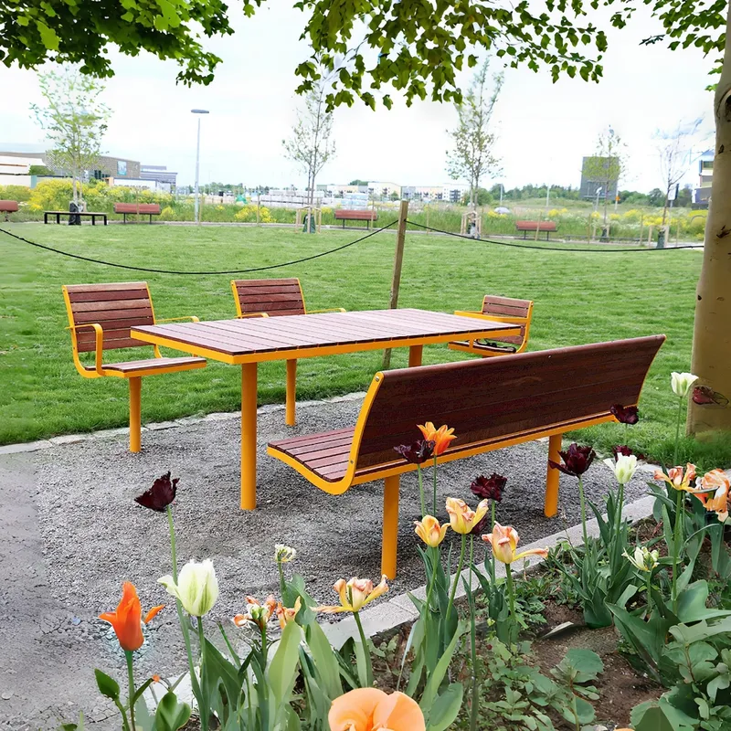 طقم طاولة وكراسي خشبية للحدائق - مراجعة Outdoor Furniture Yellow وسعره