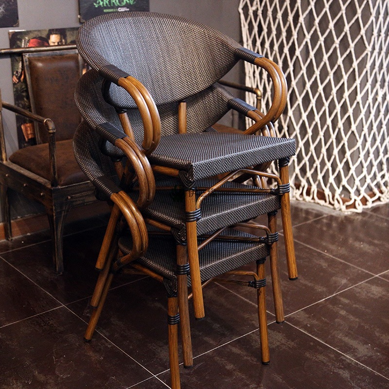 طقم طاولة وكراسي خارجية عصرية  - مراجعة Outdoor Furniture Table And Chairs وسعره